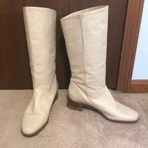 Markon “Shelsea” cream colored leather boots 8.5